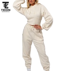 Conjuntos Deportivos de Mujer de Primera Calidad en Venta, Conjuntos Deportivos de Mujer Más Vendidos a Precio Razonable - Product Image 1