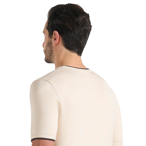 T-shirts pour hommes à col rond et manches courtes, avec bordure contrastante sur le col et les poignets, petit imprimé sur la poitrine, coupe classique, vente en gros, personnalisation OEM, en jersey de coton - Product Image 4