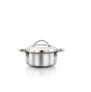 Plat de service en acier inoxydable de qualité supérieure, chauffe-plat en métal martelé avec base en bois et couvercle - Product Image 4