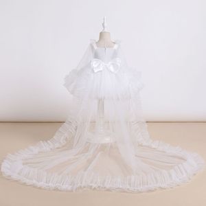 Vestido de Niña para Dama de Honor, Estilo Boutique, Elegante, Color Blanco, con Plumas en los Hombros, Falda de Tul Brillante, para Boda o Primera Comunión - Product Image 1