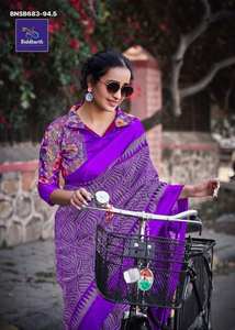 ผู้ผลิตผ้าส่าหรีพิมพ์ลายคุณภาพเยี่ยม สวยงาม โดดเด่น พร้อมเสื้อปักลายดอกไม้สีสันสดใส จากอินเดีย - Product Image 4