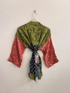 Kimono en soie sari tie-dye style vintage traditionnel, vêtement de détente vintage en crêpe de soie doux pour femmes - Product Image 6