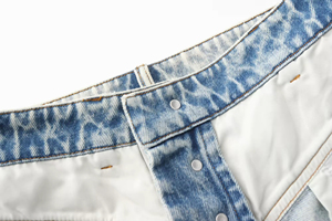 Shorts en jean déchirés perlés pour femme, qualité supérieure, en denim stretch délavé, fabriqués au Pakistan - Product Image 5