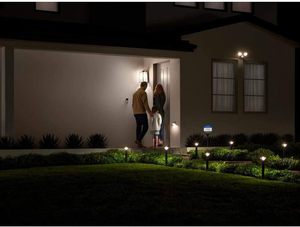 Nuevo Echo Show 10 (3.ª generación) - Color carbón - paquete con bombilla LED inteligente Ring A19 - Product Image 3
