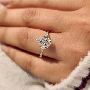 แหวนหมั้นเพชรทรงลูกแพร์ ทองคำแท้ 18K ชุบทองคำชมพู เครื่องประดับผู้หญิงสุดคลาสสิก - Product Image 1