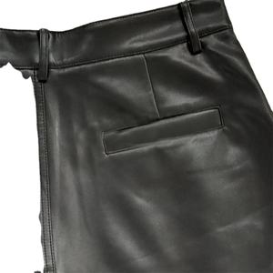 กางเกงขาสั้นคาร์โก้หนัง PU ปักลาย สไตล์สตรีทแฟชั่นสำหรับผู้ชาย ใส่สบายช่วงฤดูร้อน มีเชือกผูกเอว ความยาวระดับเข่า - Product Image 3