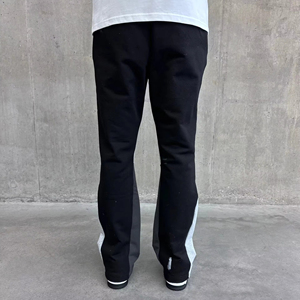 Pantalon de survêtement homme coupe ample évasée, style baggy, à rayures, jambe large, avec logo personnalisé - Product Image 4