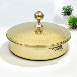 Casserole ronde dorée attrayante avec couvercle et poignées en acier inoxydable, ustensile de cuisson durable pour cuisinières à gaz et à induction - Product Image 5