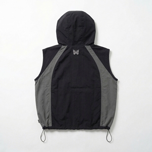 Chaleco Cortavientos sin Mangas con Capucha en Negro y Gris al por Mayor |   Chaleco Ligero para Actividades al Aire Libre |   Proveedor de Ropa Deportiva OEM - Product Image 2