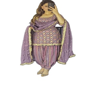 Dernier Designer Lourd Pur Chinon Soie Broderie Séquence Travail Patiala Salwar Costume Par FabZone - Product Image 1