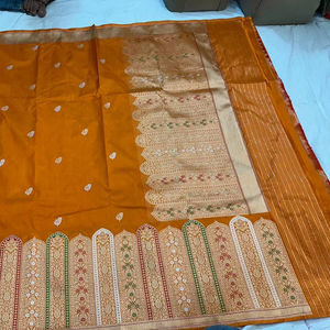 Exclusivo Sari de Seda Maltee para Mujer - Product Image 1