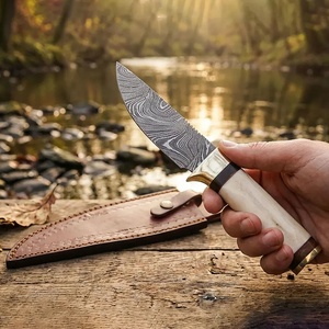 Fournisseur en gros de couteaux de chasse/découpe de viande/de camping haut de gamme en acier Damas avec manche en os et étui en cuir pour les acheteurs des États-Unis et d'Europe - Product Image 2