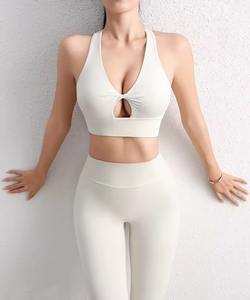 Sujetador deportivo transpirable personalizado al por mayor para mujer, con tiras cruzadas en la espalda, soporte medio, para yoga y gimnasio - Product Image 2