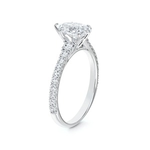 Bague de fiançailles solitaire pour femme en or blanc 18 carats avec diamant de laboratoire taille poire serti à griffes et pavé, certifiée IGI, luxe classique - Product Image 2