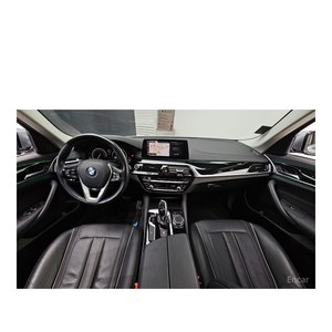 BMW Série 5 520i Luxe 2018, conduite à gauche, boîte automatique, caméra de recul, sièges en cuir, 77 755 km - Product Image 6