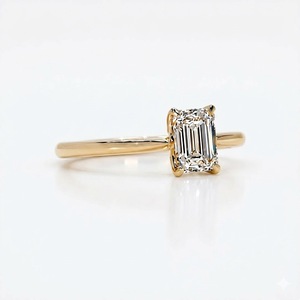 Bague personnalisée VBSR-29, bijoux, couleur E, VVS2, or 14 carats, diamant de laboratoire taille émeraude 2 carats certifié IGI, bague unisexe, certifiée IGI - Product Image 1