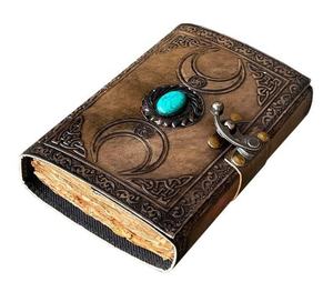 Diario de Bruja Mini Triple Luna Hecho a Mano, Libro de Sombras de Cuero Antiguo, Papel Ecológico, Lápiz Personalizable - Edición de Regalo - Product Image 1