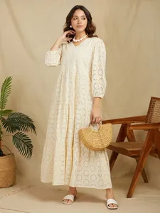 Nuevo Vestido Midi Boho de Verano con Cuello en V, Mangas Abullonadas, Bordado Calado, Corte Holgado en A, de Algodón, Informal - Product Image 4