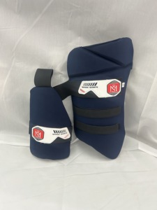 Mannu Sports : Protège-tibias thaïlandais Lightning X fabriqués sur mesure en usine – Sécurité garantie pour les joueurs de cricket – Prix compétitifs – Mannu Sports - Product Image 3