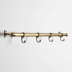 Perchero de Pared de Metal Rústico con 5 Ganchos, Diseño Resistente para Ropa, Ganchos y Rieles de Pared de Latón Antiguo, Decoración del Hogar - Product Image 6