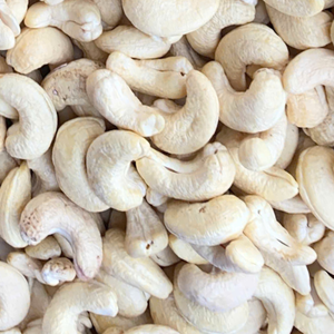 Fabrication de noix de cajou brutes WW180, WW240, WW320, noix de cajou LP W320, vente en gros de noix de cajou exportées vers l'Asie, l'UE, le Moyen-Orient - Product Image 1