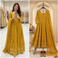 Vestido de Diseñador Georgette con Mangas Bordadas con Lentejuelas de 3mm y 5mm, Pantalón de Micro Seda Latkan Dori y Conjunto de Dupatta