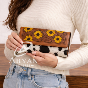 กระเป๋าสตางค์หนังแท้ลายดอกทานตะวันแกะสลักด้วยมือสำหรับผู้หญิง กระเป๋าคลัทช์หนังวัวลายขนสัตว์ กระเป๋าสตางค์ยาวสไตล์คาวเกิร์ล กระเป๋าคลัทช์ลายดอกไม้แบบวินเทจ - Product Image 1