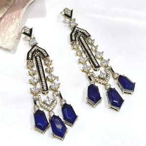 Magnifiques boucles d'oreilles longues Fusion de haute qualité, scintillantes et élégantes, pour femmes, pour un look de soirée, pour les occasions festives, tendance - Product Image 4