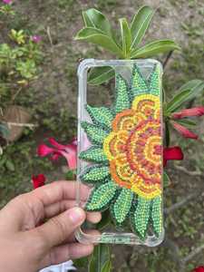 เคสโทรศัพท์มือถือ TPU ลายลูกปัดสีขาว ตัวอักษรยิ้ม หน้ายิ้ม กรอบหยัก งานแฮนด์เมด ป้องกันด้านหลัง - Product Image 5