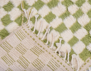 Tapis marocain moderne fait main à poils longs, personnalisable en taille, vert et blanc, rembourré, pour salon, chambre d'enfant, bureau, prière - Product Image 3