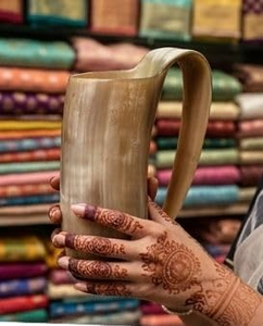 FAIZA CRAFT en promotion : Chope à bière en corne de Viking 500 ml, faite à la main, écologique, imitation antique, vintage, avec poignée pour le camping et les voyages - Product Image 3