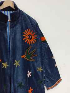 Manteau kimono en velours bleu marine brodé, veste longue faite à la main, vêtement d'extérieur bohème, tenue de festival - Product Image 3