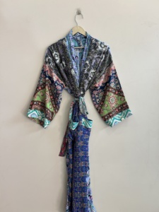 Robe kimono en soie imprimée douce, robe de chambre bohème en polysilk, kimono long - Product Image 1