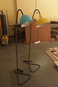 Lámpara de pie moderna de metal con pantalla, iluminación decorativa para interiores, para el hogar, hotel, bar y restaurante. - Product Image 2