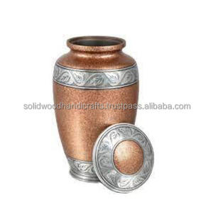 Urnes adultes en laiton Urnes faites à la main pour urnes décoratives masculines et féminines Urnes funéraires de haute qualité - Product Image 2