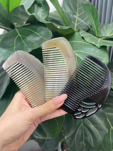 Peine de Cuerno de Búfalo Personalizado para Salón de Belleza y Masajes para Mujeres - Product Image 6