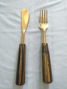 Ensemble de couteaux à fromage dorés avec manche en pierre, durables, lavage à la main uniquement, outils à fromage - Product Image 3