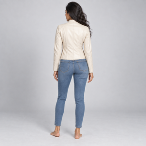 Chaqueta de cuero para mujer a la moda, hecha con material duradero, forro interior suave y detalles modernos para atuendos elegantes de diario. - Product Image 3