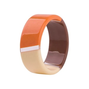 Brazalete de resina hecho a mano colorido, brazaletes gruesos de moda para mujer, joyería llamativa y accesorios de moda - Product Image 1