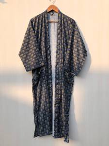 Nouvelle Arrivée Robe Kimono en Soie Vintage pour Confection de Sarees, Artisanat Ethnique Indien, Tissu Recyclé Directement du Grossiste - Product Image 3