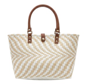 Sac à main en plastique tissé à motif chevron unique et sac fait main chic pour femmes, sac de shopping décontracté pour tous les jours, personnalisable - Product Image 4
