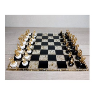 Jeu d'échecs en résine translucide bleu et blanc à thème floral, sculpture artistique, plateau de jeu, décoration d'intérieur, forme irrégulière, technique de moulage - Product Image 1