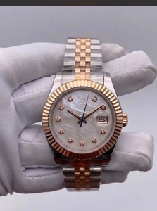 Elegante Reloj de Cuarzo de Acero Inoxidable de 41 mm con Esfera de Nácar, Bisel en Oro Rosa, Visualización de Fecha y Cierre Plegable - Product Image 1