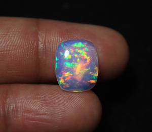 Ópalo Etíope Cabujón 13.5*11*4mm, Ópalo de Fuego Natural Welo 2.80 Quilates, Corte Cojín, Multicolor con Destellos, Gema, Piedra de Nacimiento de Octubre - Product Image 1
