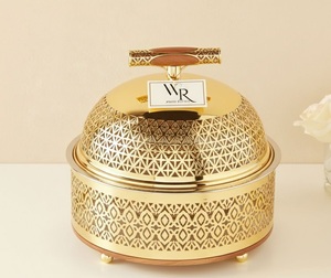 Olla de lujo moderna para servir comida caliente, cacerola metálica con base y tapa de madera, calentador de alimentos metálico con acabado dorado pulido tipo espejo. - Product Image 4