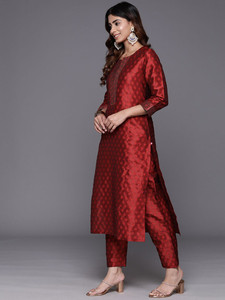 Ensemble Kurta en Soie Rouge avec Dupatta Imprimé – Tenue Traditionnelle pour Femme Inde Pakistan – Décontracté, Longueur Genou, Coupe Classique, Séchage Rapide - Product Image 5