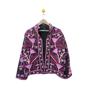 Veste de sport vintage Suzani brodée à la main avec un motif floral, en laine/cachemire, imperméable, coupe-vent, respirante, en toile durable - Product Image 1