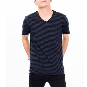 เสื้อยืดผู้ชายสไตล์ล่าสุดขายส่ง OEM คุณภาพสูง ระบายอากาศได้ดี แห้งเร็ว น้ำหนักเบา ใส่สบาย เสื้อยืดลำลองผู้ชาย - Product Image 3