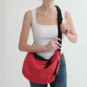 Sac à bandoulière rose en nylon de haute qualité pour femme, idéal pour la plage, les voyages et les étudiantes, sac hobo, sac fourre-tout, sac à main OEM & ODM. - Product Image 3