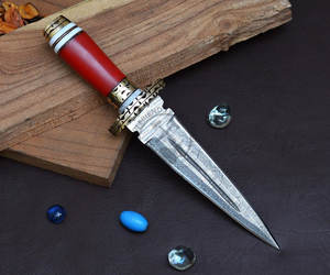 Nouveau couteau Dogger artisanal en acier Damas avec manche en résine rouge, couteau à lame fixe, meilleur couteau de survie et de chasse de collection - Product Image 6